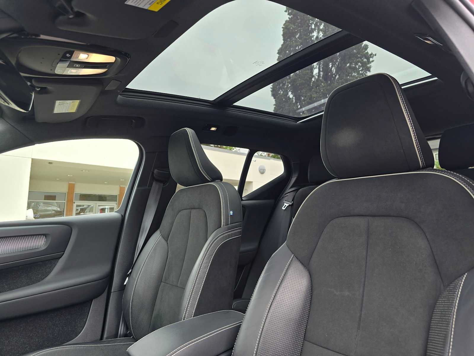 Used 2021 Volvo XC40 P8 Recharge AWD/4WD image 20