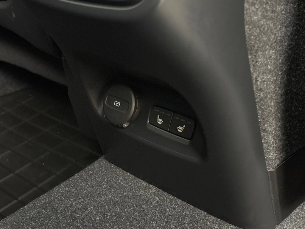 Used 2023 Volvo XC40 B5 Ultimate w/ Protection Package Premier AWD/4WD image 22