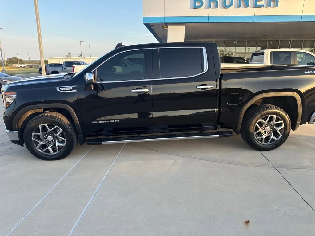 Used 2023 GMC Sierra 1500 SLT image 4