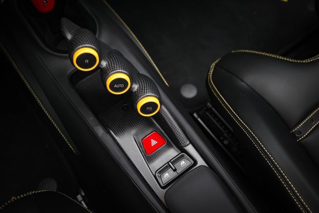 Used 2019 Ferrari 488 Pista Coupe RWD image 32