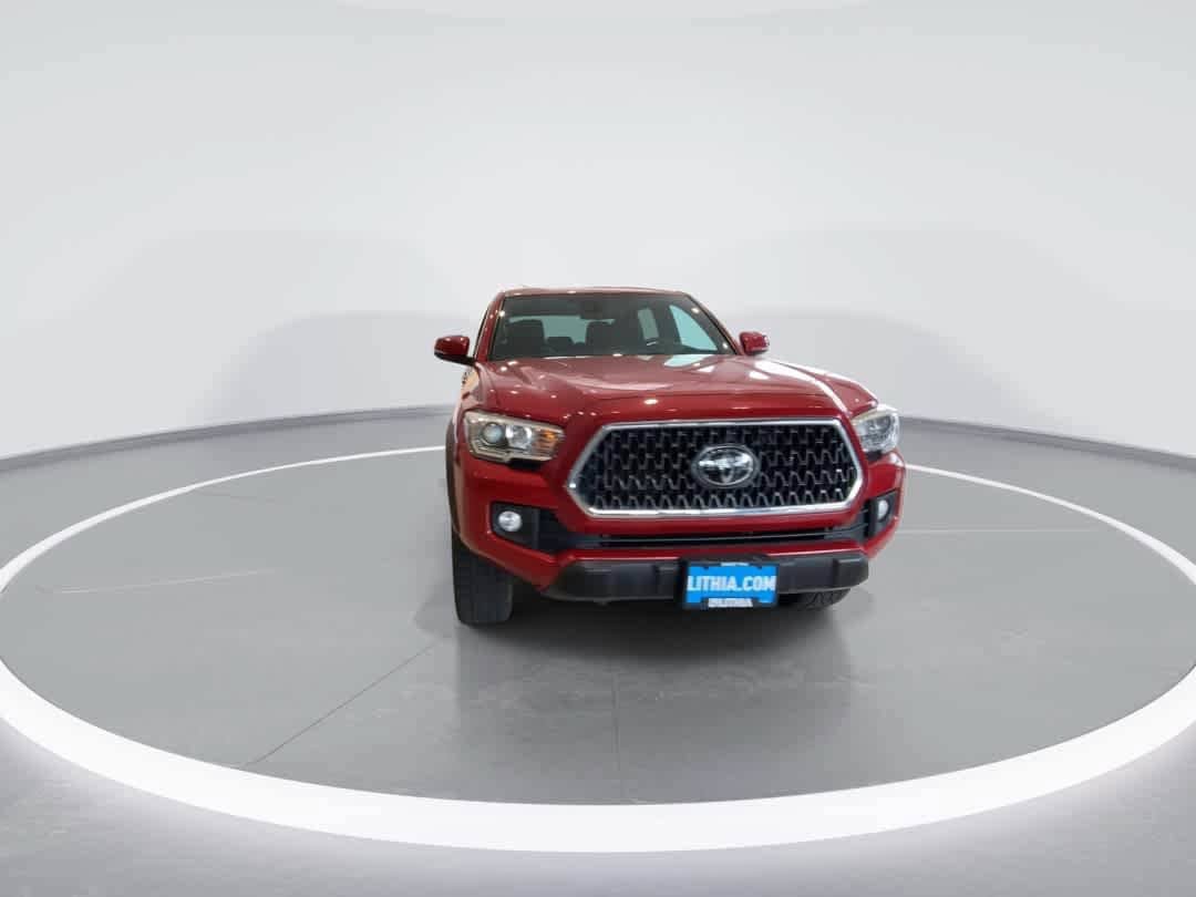 Used 2018 Toyota Tacoma TRD Off-Road AWD/4WD image 3