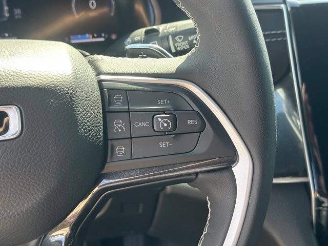 Certified 2023 Jeep Grand Cherokee Altitude AWD/4WD image 24