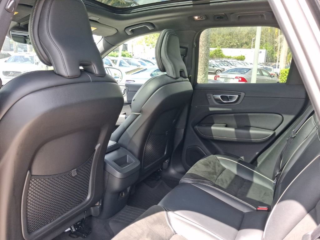 Used 2019 Volvo XC60 T5 R-Design w/ Protection Package Premier image 7