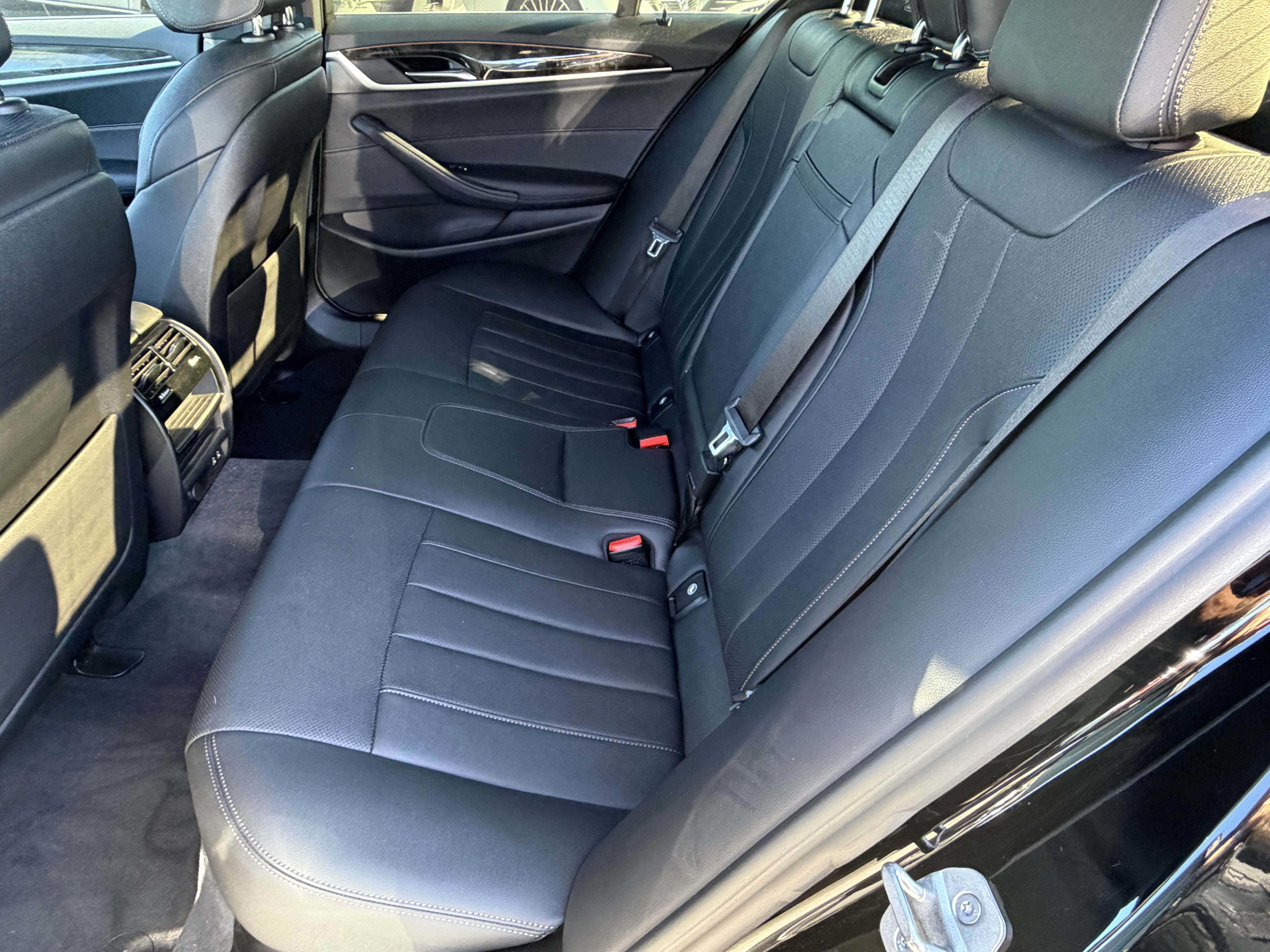 Used 2023 BMW 530i 530i w/ Convenience Package image 29