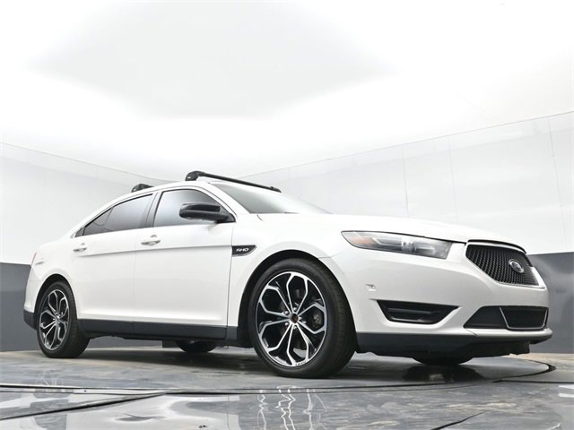 Used 2013 Ford Taurus SHO image 34