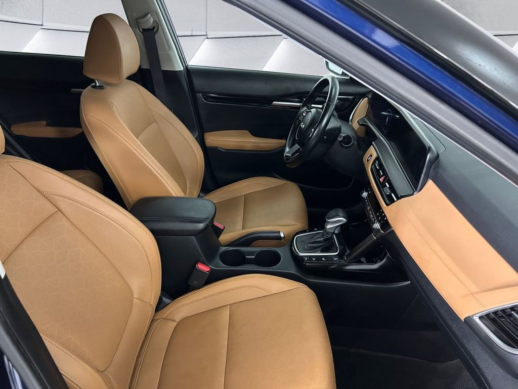 Used 2025 Kia Seltos EX w/ EX Sunroof Package AWD/4WD image 13