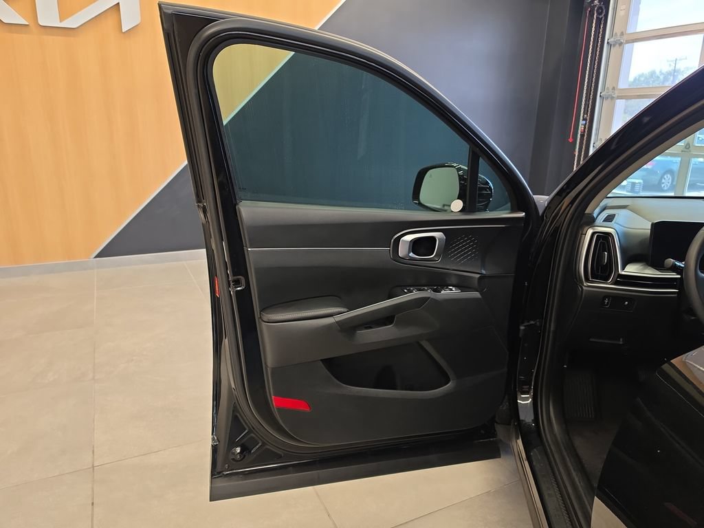Certified 2024 Kia Sorento S w/ Panoramic Sunroof Package FWD image 16