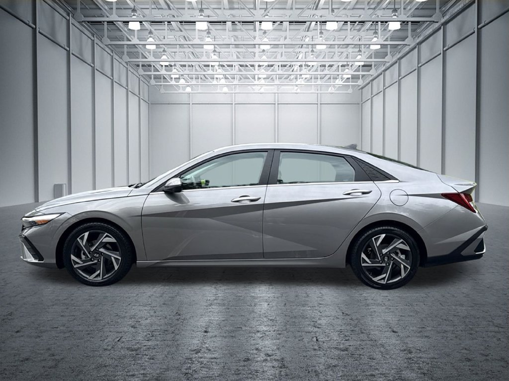 Used 2024 Hyundai Elantra Limited FWD image 4