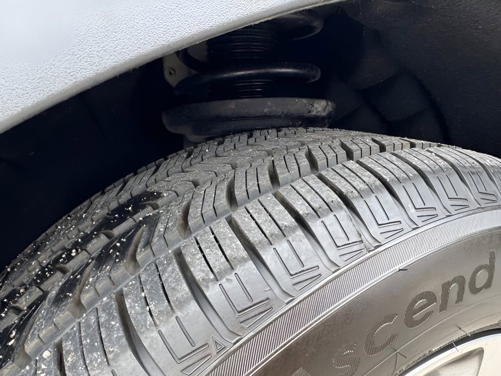 Used 2023 Buick Envision Essence image 26