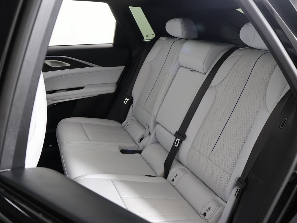 Used 2024 Cadillac Lyriq Sport RWD image 35