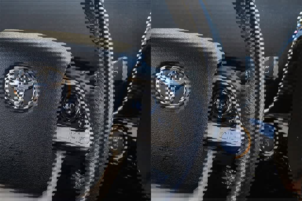 Used 2016 Toyota Prius Four Touring image 17