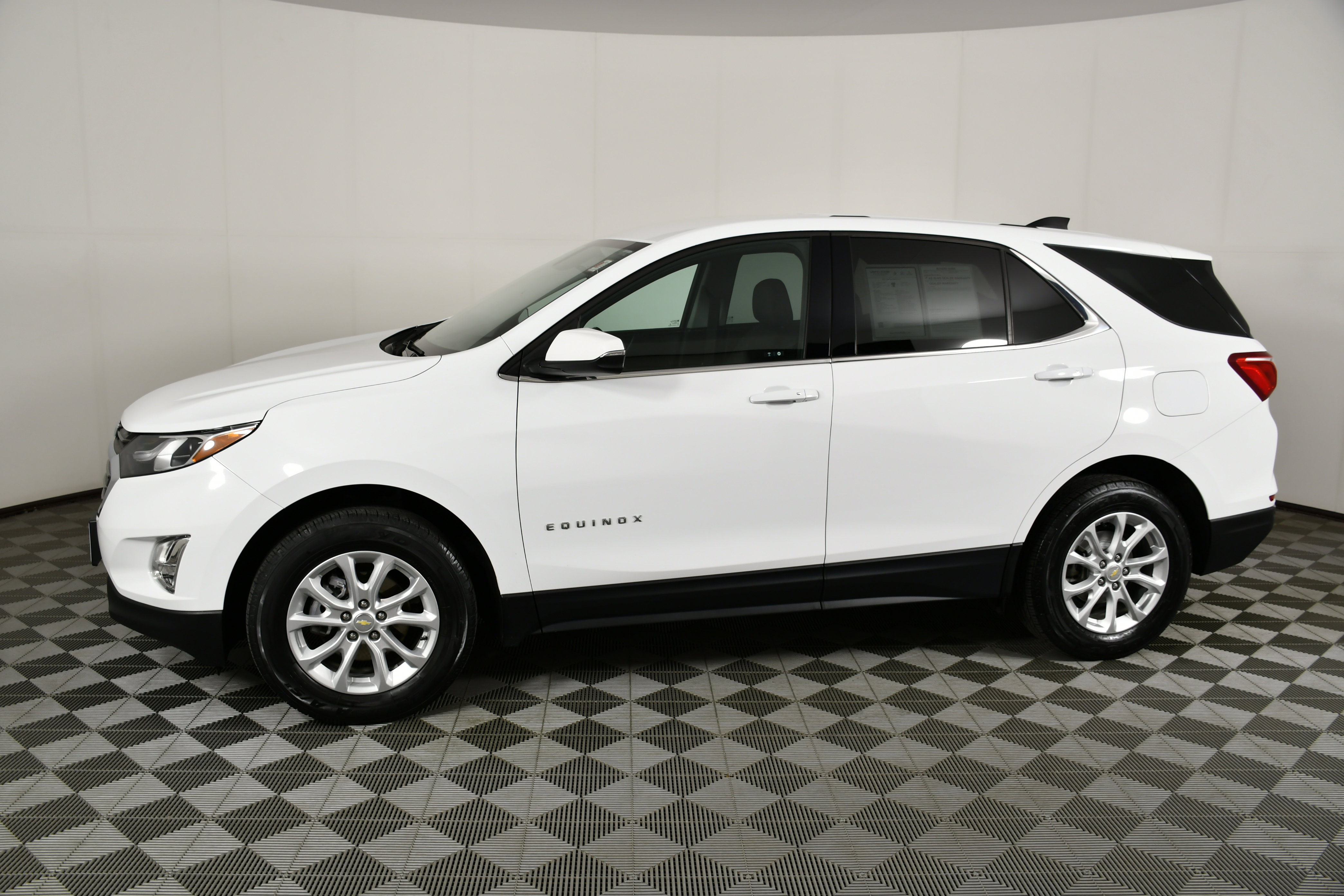 Used 2019 Chevrolet Equinox LT image 9