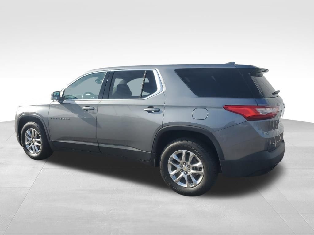 Used 2021 Chevrolet Traverse LS image 3