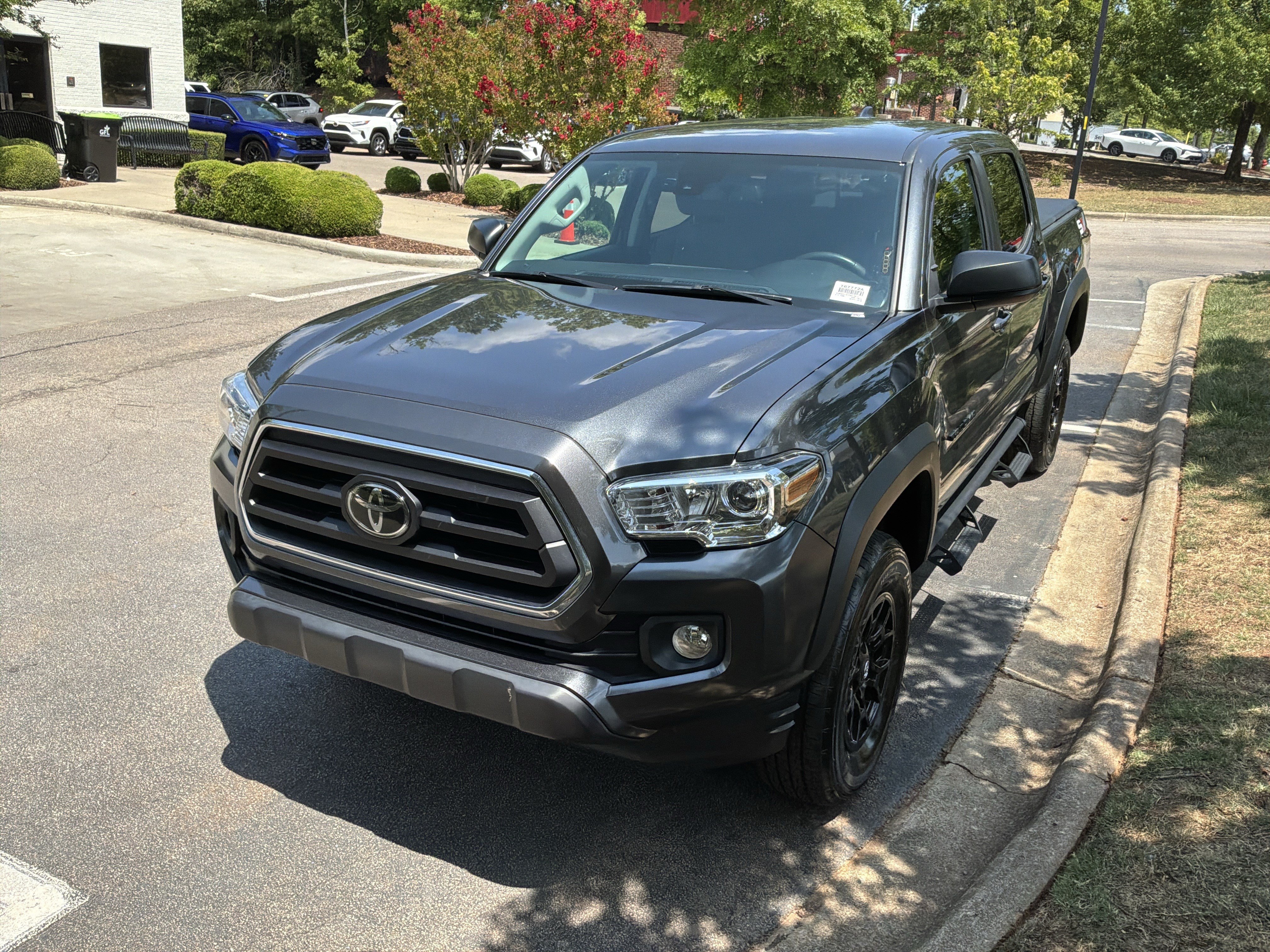 Used 2023 Toyota Tacoma SR5 RWD image 5