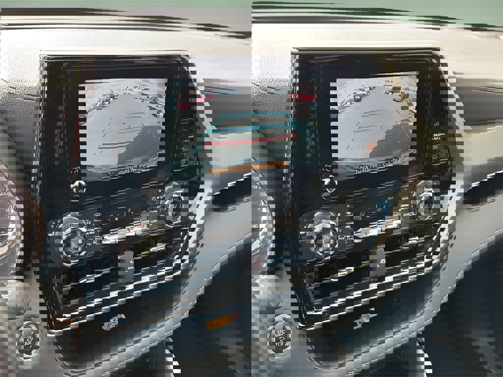 Used 2024 Toyota Highlander XLE image 12