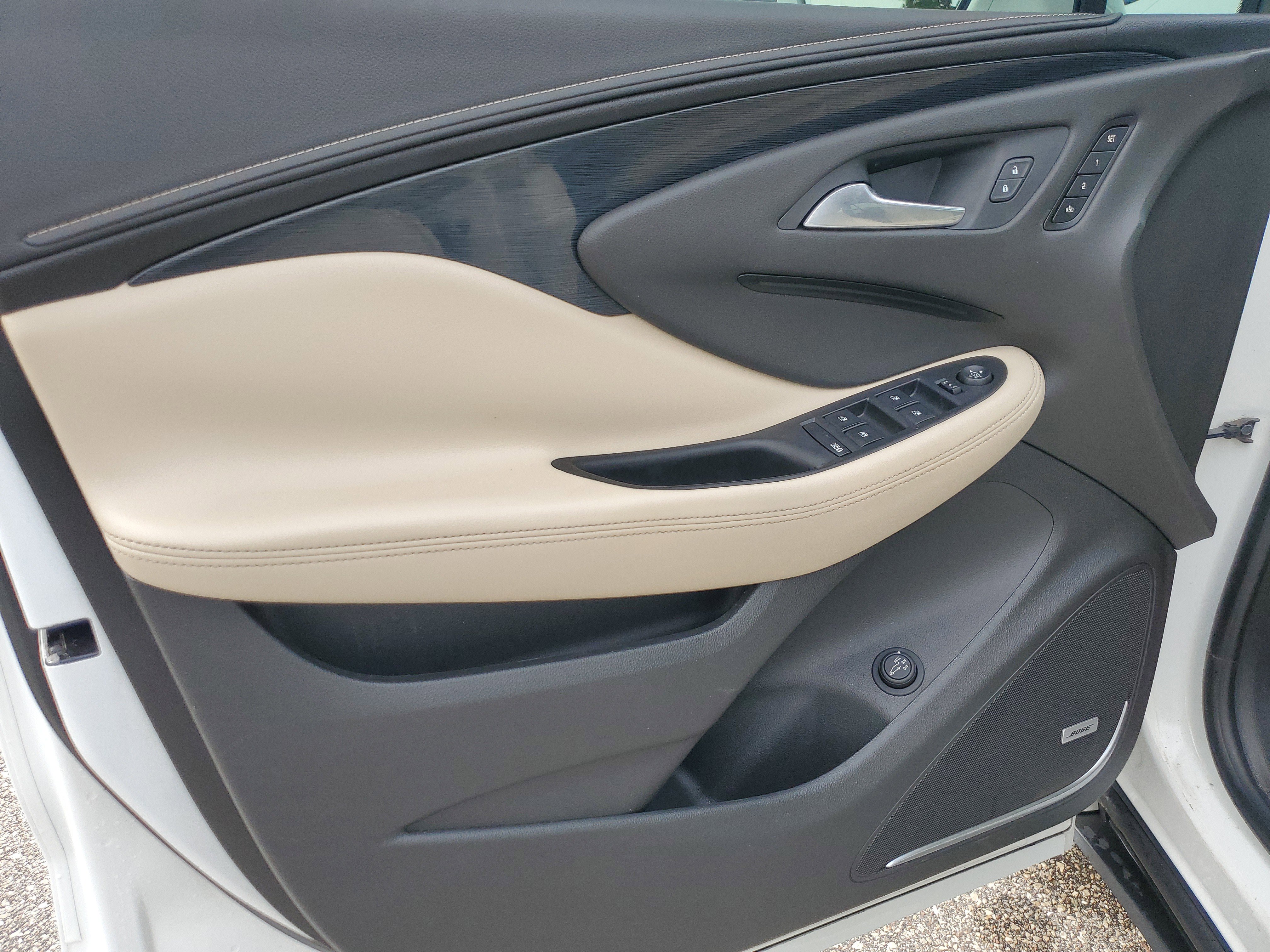 Used 2017 Buick Envision Premium w/ Driver Confidence Package image 23