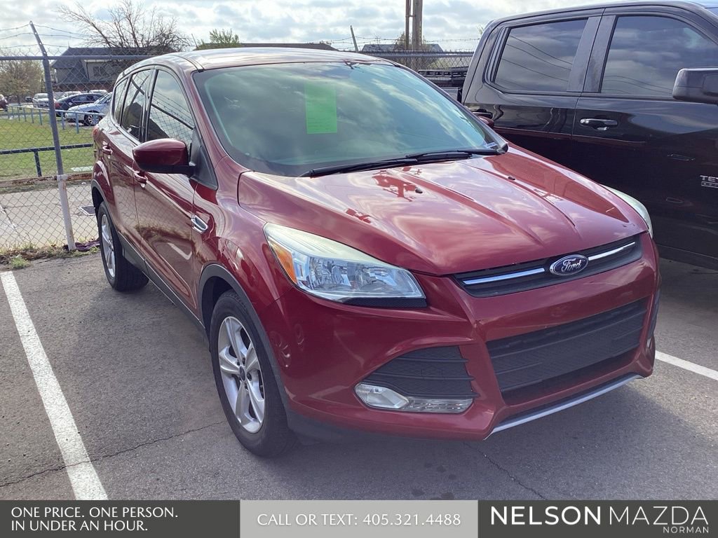 Used 2015 Ford Escape SE image 3