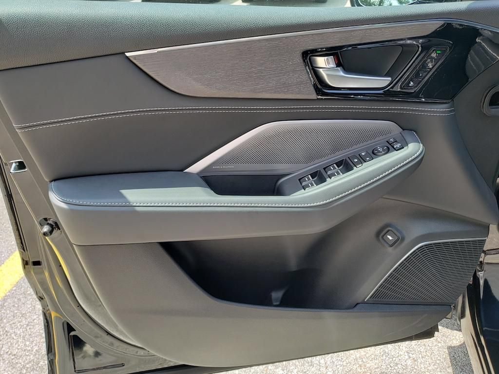 New 2026 Acura MDX w/ Advance Package AWD/4WD image 11