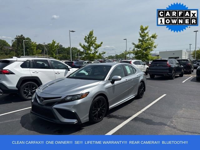 Used 2022 Toyota Camry SE FWD image 1