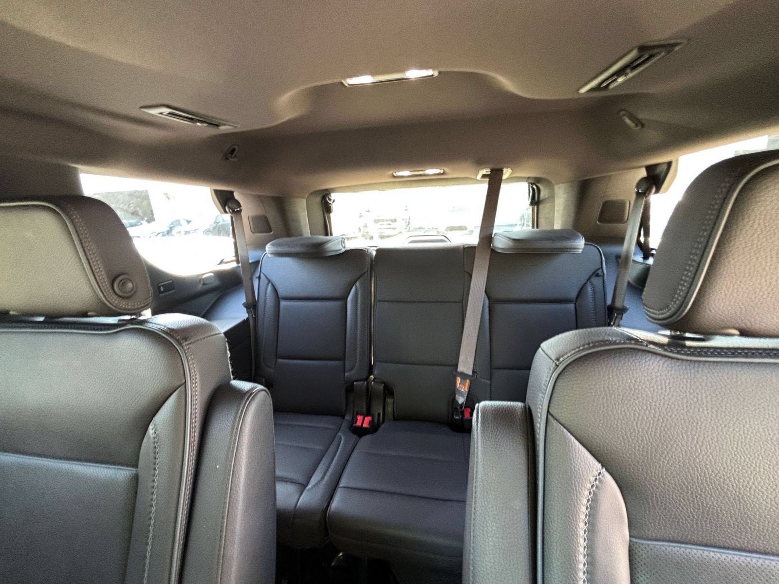 Used 2022 GMC Yukon Denali w/ Denali Premium Package RWD image 32