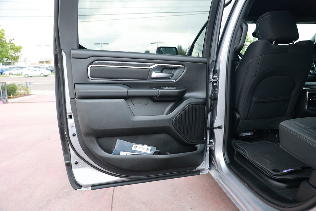 New 2026 RAM 1500 4x4 Crew Cab image 30