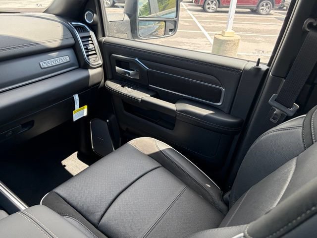 New 2026 RAM 2500 Laramie AWD/4WD image 34