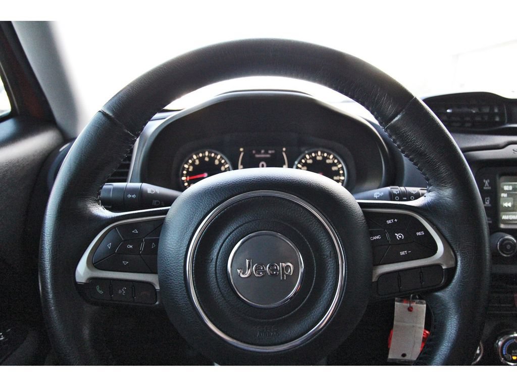 Used 2015 Jeep Renegade Latitude AWD/4WD image 15