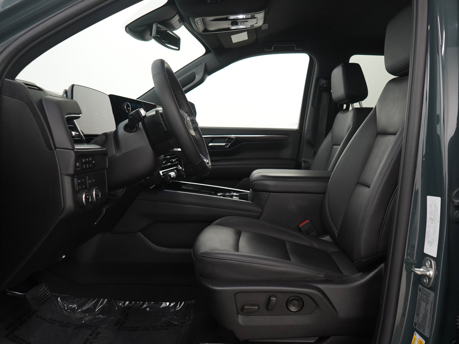 Used 2025 Chevrolet Tahoe Z71 AWD/4WD image 24