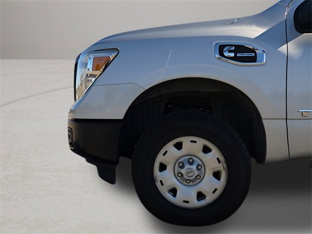 Used 2019 Nissan Titan S image 14