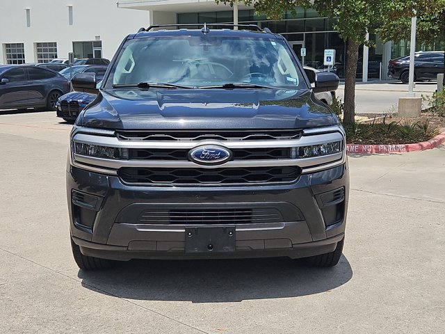 Used 2023 Ford Expedition XLT RWD image 2