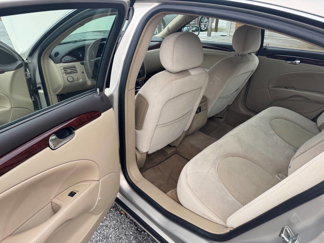 Used 2008 Buick Lucerne CX image 13