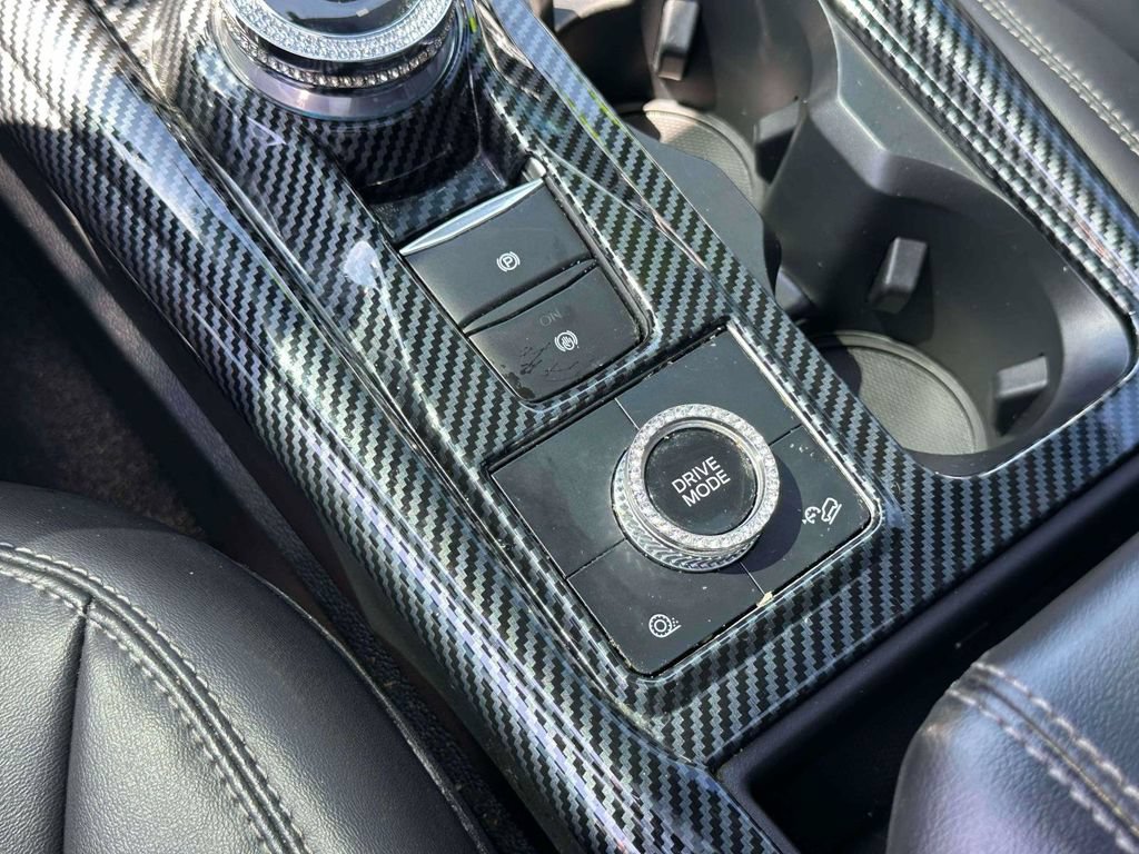 Used 2022 Ford Explorer XLT w/ Equipment Group 202A AWD/4WD image 34