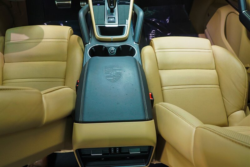 Used 2020 Porsche Cayenne Turbo AWD/4WD image 72