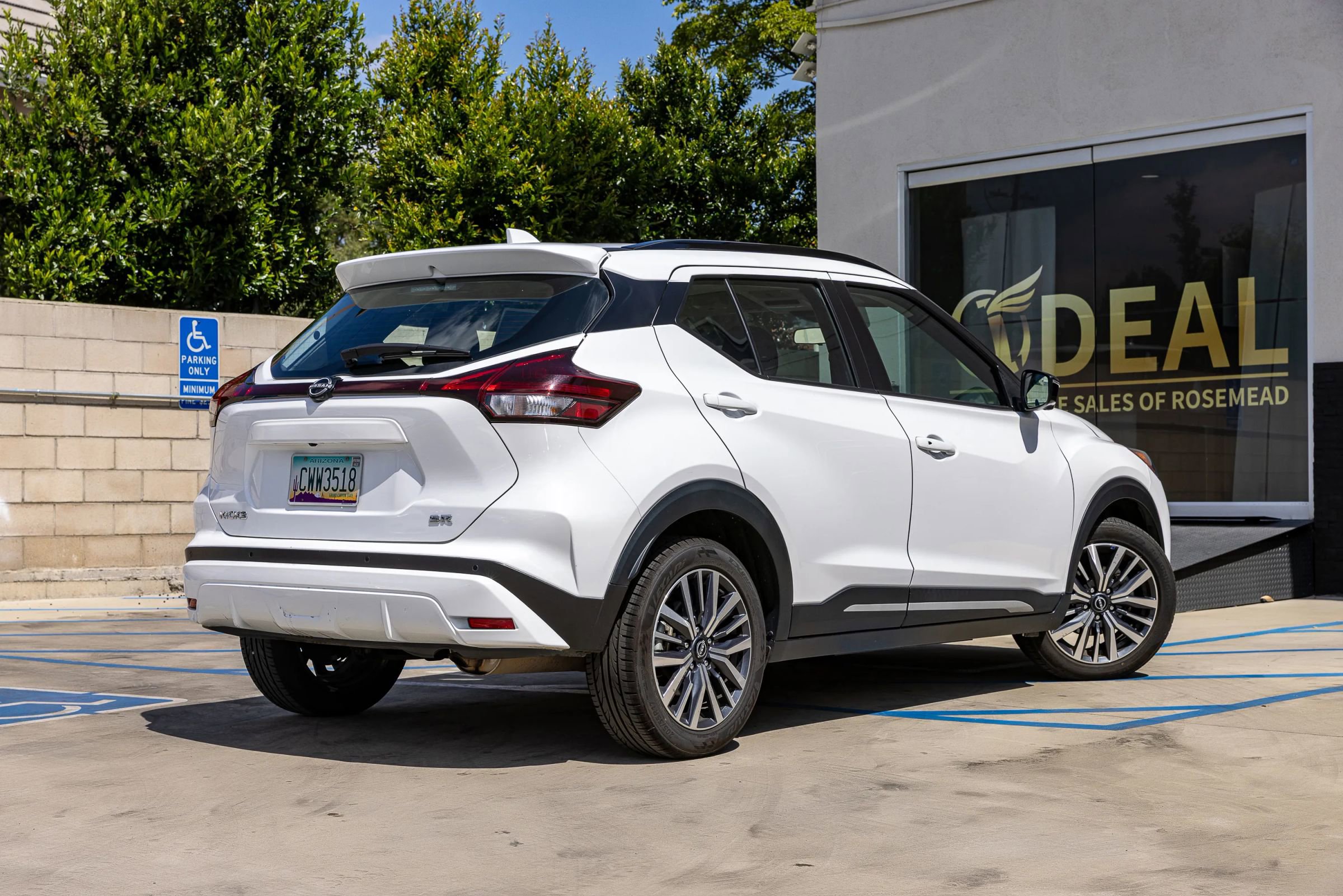 Used 2024 Nissan Kicks SR FWD image 10