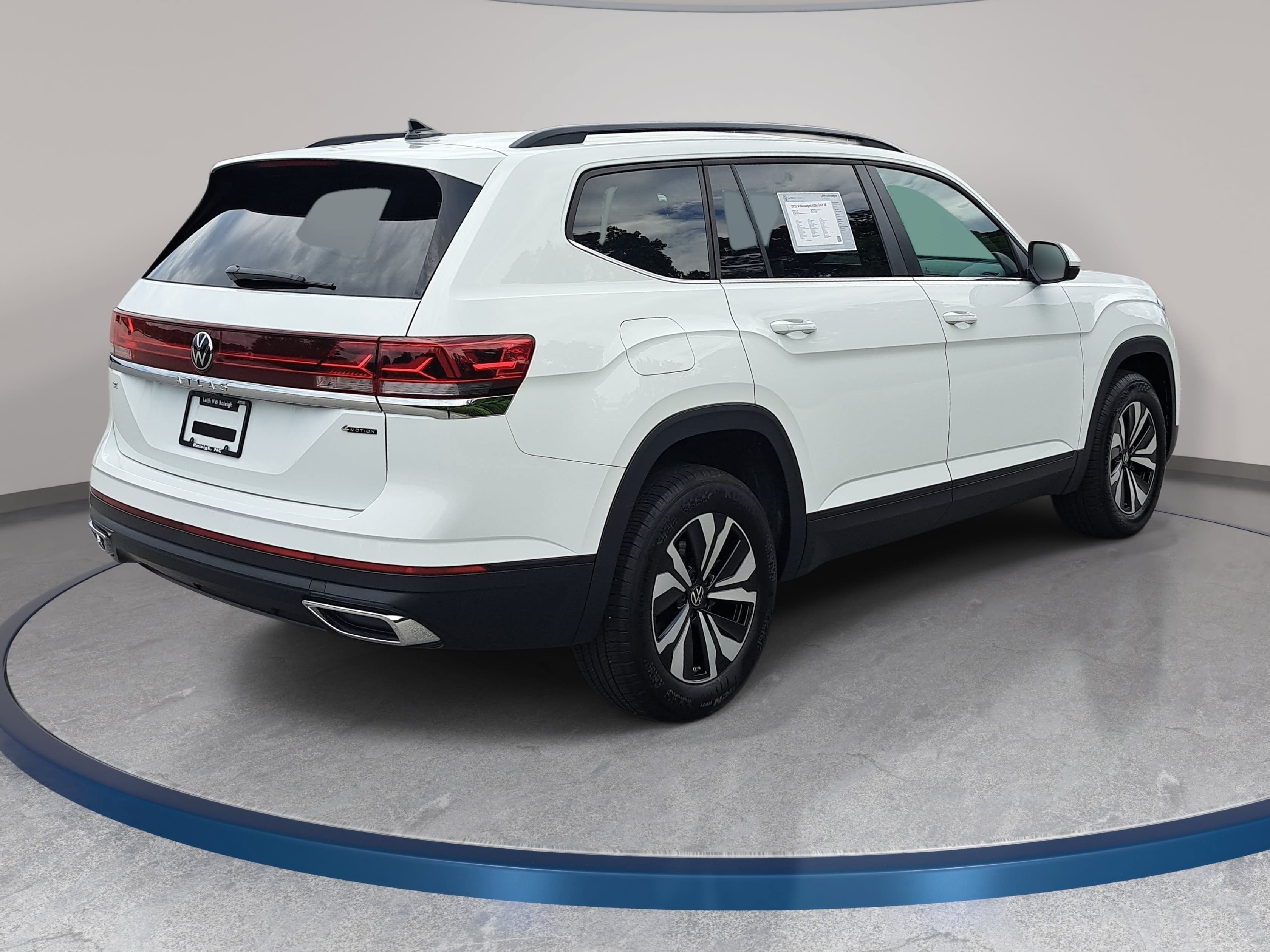 Certified 2025 Volkswagen Atlas SE AWD/4WD image 5