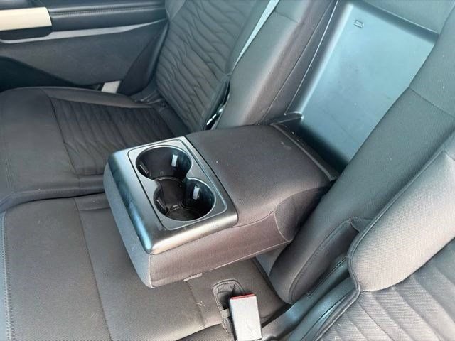 Used 2021 Ford Explorer XLT AWD/4WD image 34