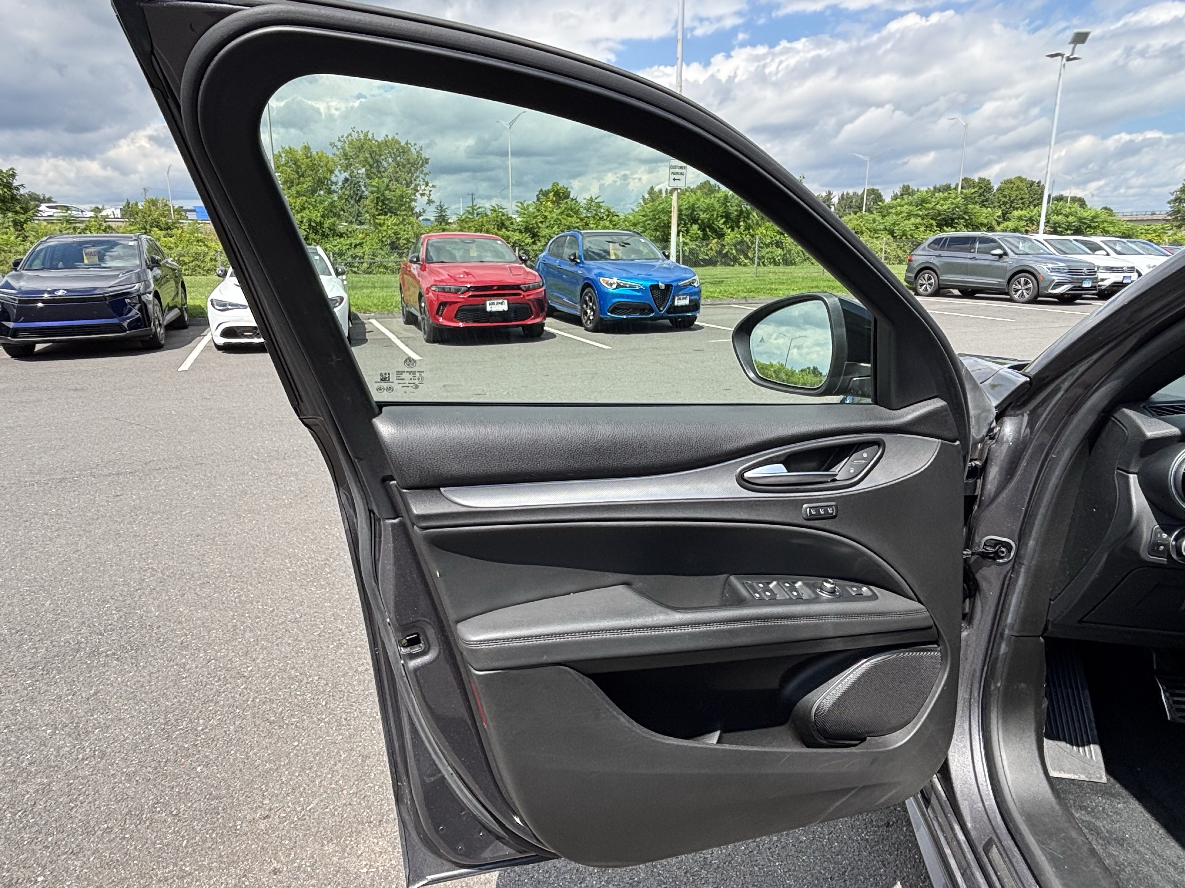 Certified 2023 Alfa Romeo Stelvio Veloce AWD/4WD image 29