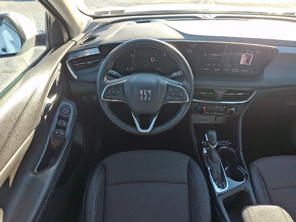 Used 2025 Buick Encore GX Preferred AWD/4WD image 11