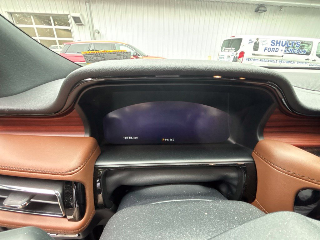 Used 2023 Lincoln Nautilus Reserve w/ Equipment Group 202A AWD/4WD image 9