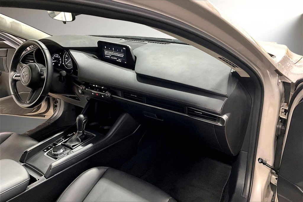 Used 2022 MAZDA MAZDA3 s image 24