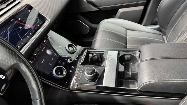 Used 2019 Land Rover Range Rover Velar R-Dynamic SE image 28