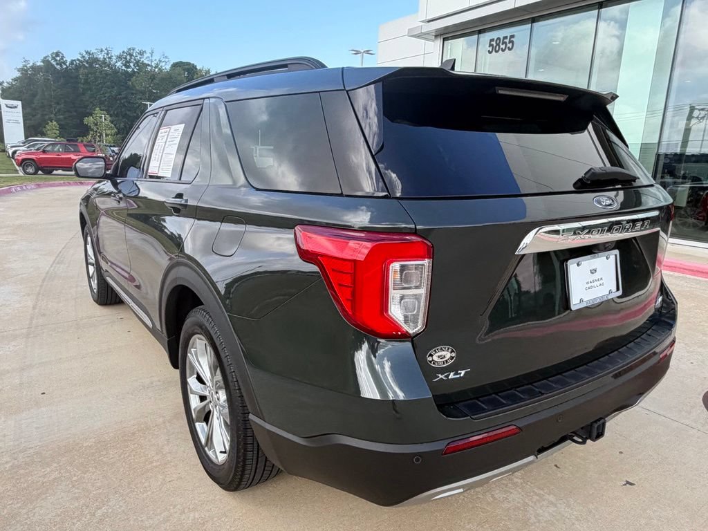 Used 2024 Ford Explorer XLT w/ Equipment Group 202A AWD/4WD image 3