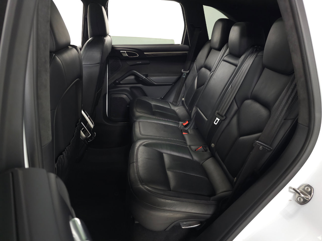 Used 2016 Porsche Cayenne GTS w/ Premium Package Plus image 14