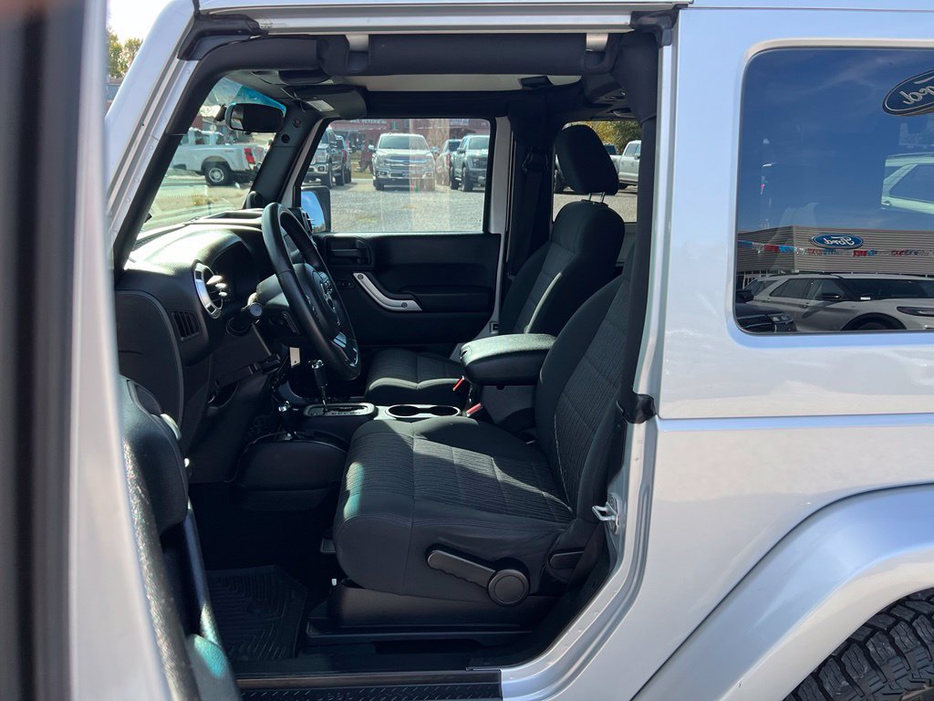 Used 2011 Jeep Wrangler Sahara w/ Trailer Tow Group AWD/4WD image 13