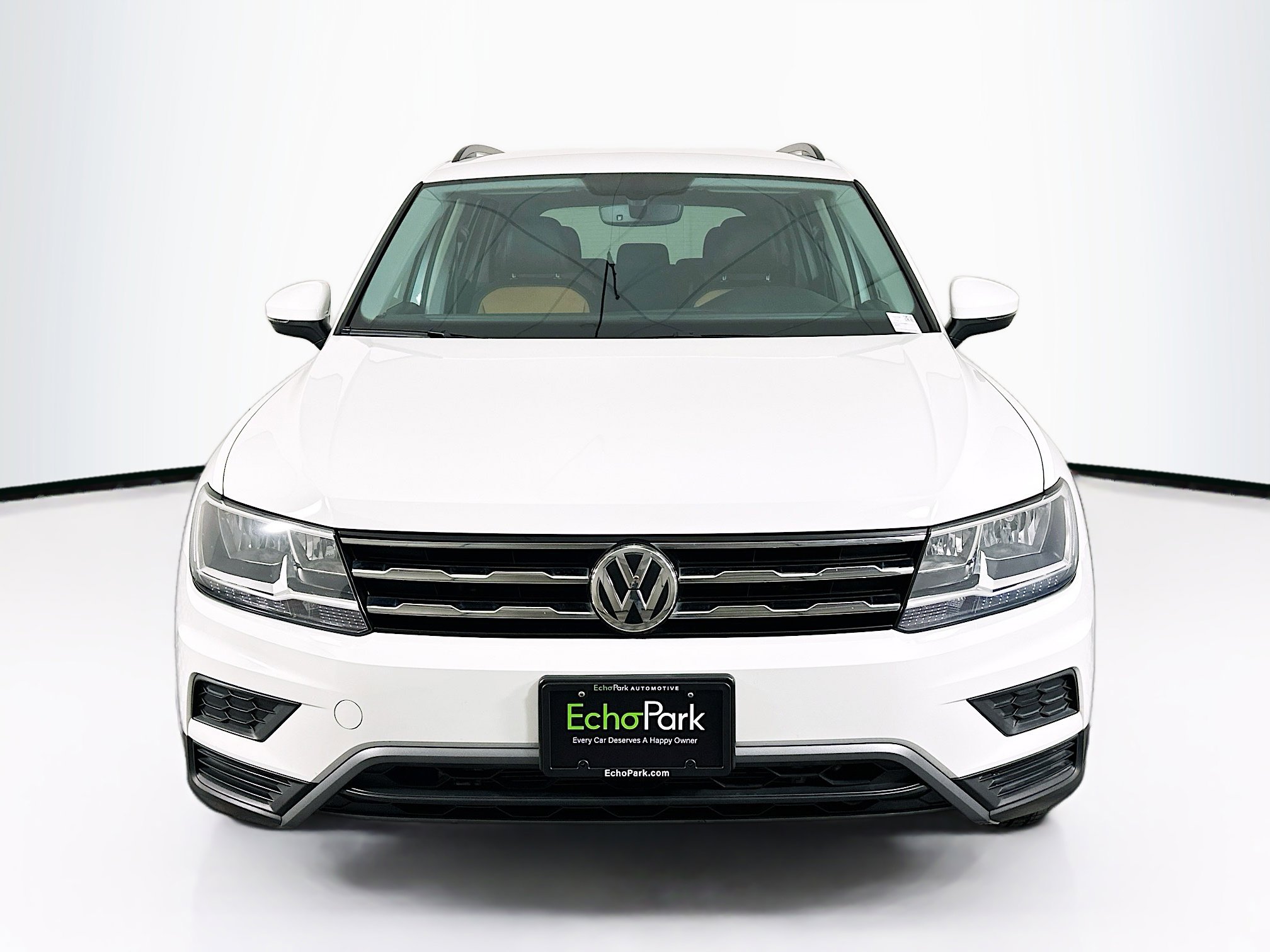 Used 2018 Volkswagen Tiguan SE FWD image 2