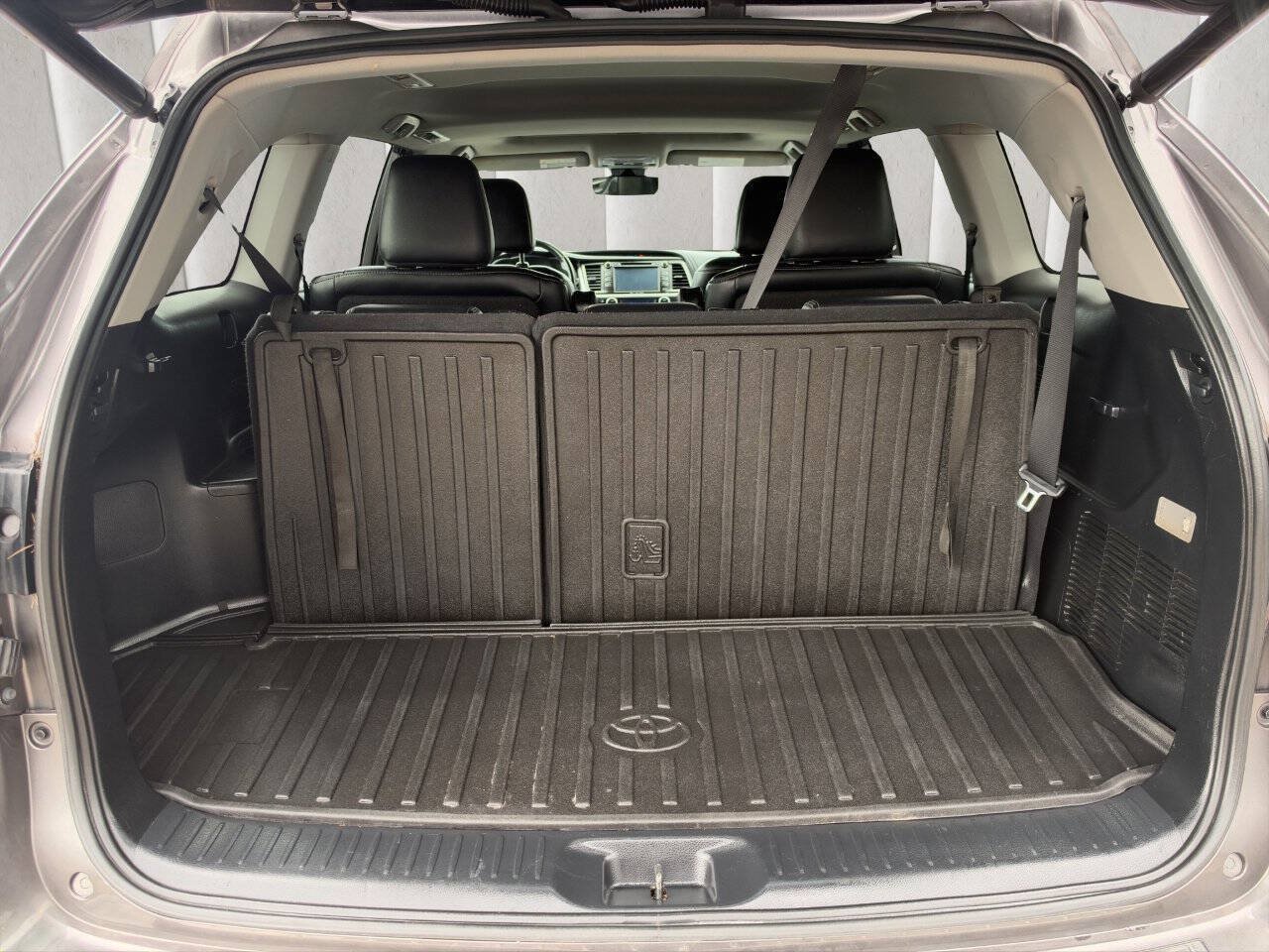 Used 2018 Toyota Highlander SE AWD/4WD image 20
