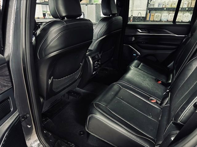 Used 2022 Jeep Grand Cherokee Overland AWD/4WD image 23