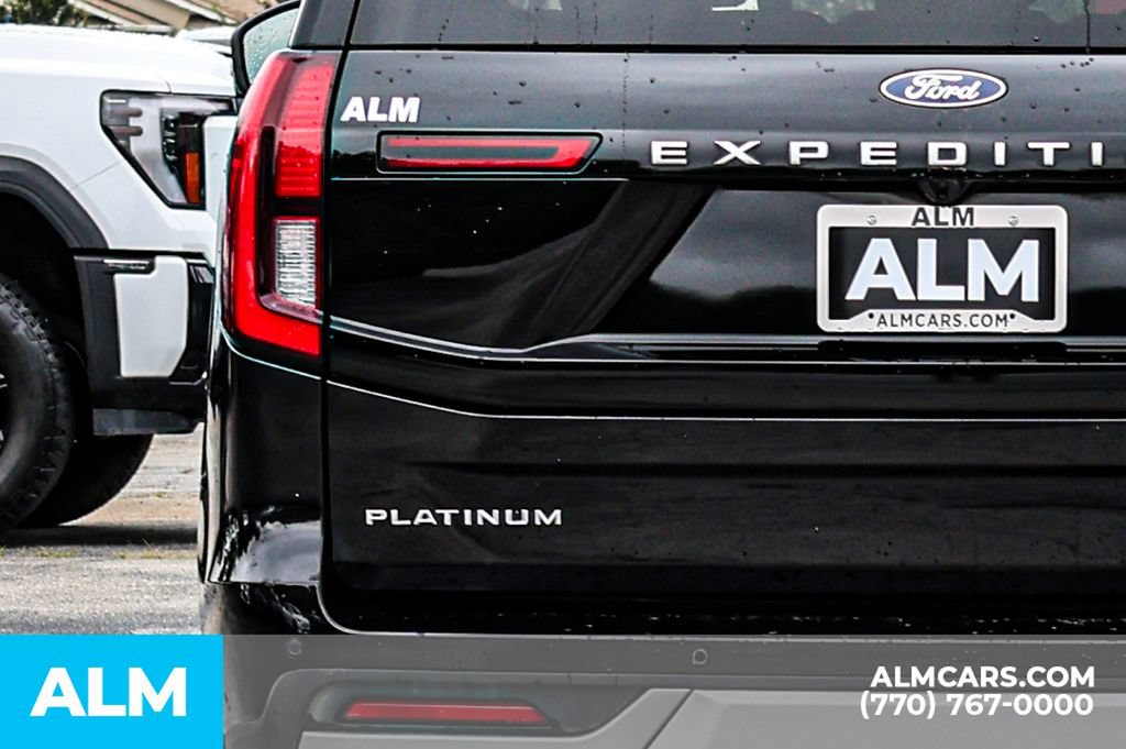 Used 2025 Ford Expedition Platinum AWD/4WD image 12