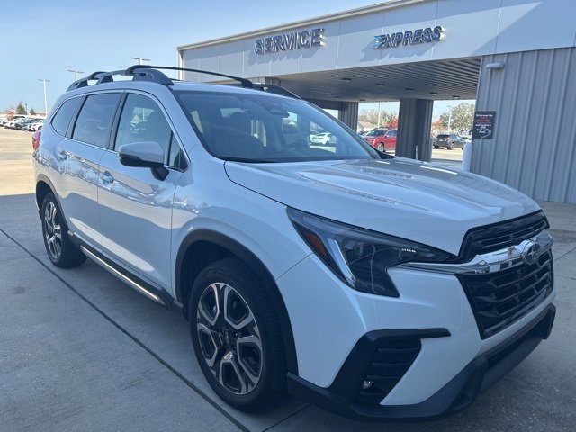 Used 2023 Subaru Ascent Limited image 2
