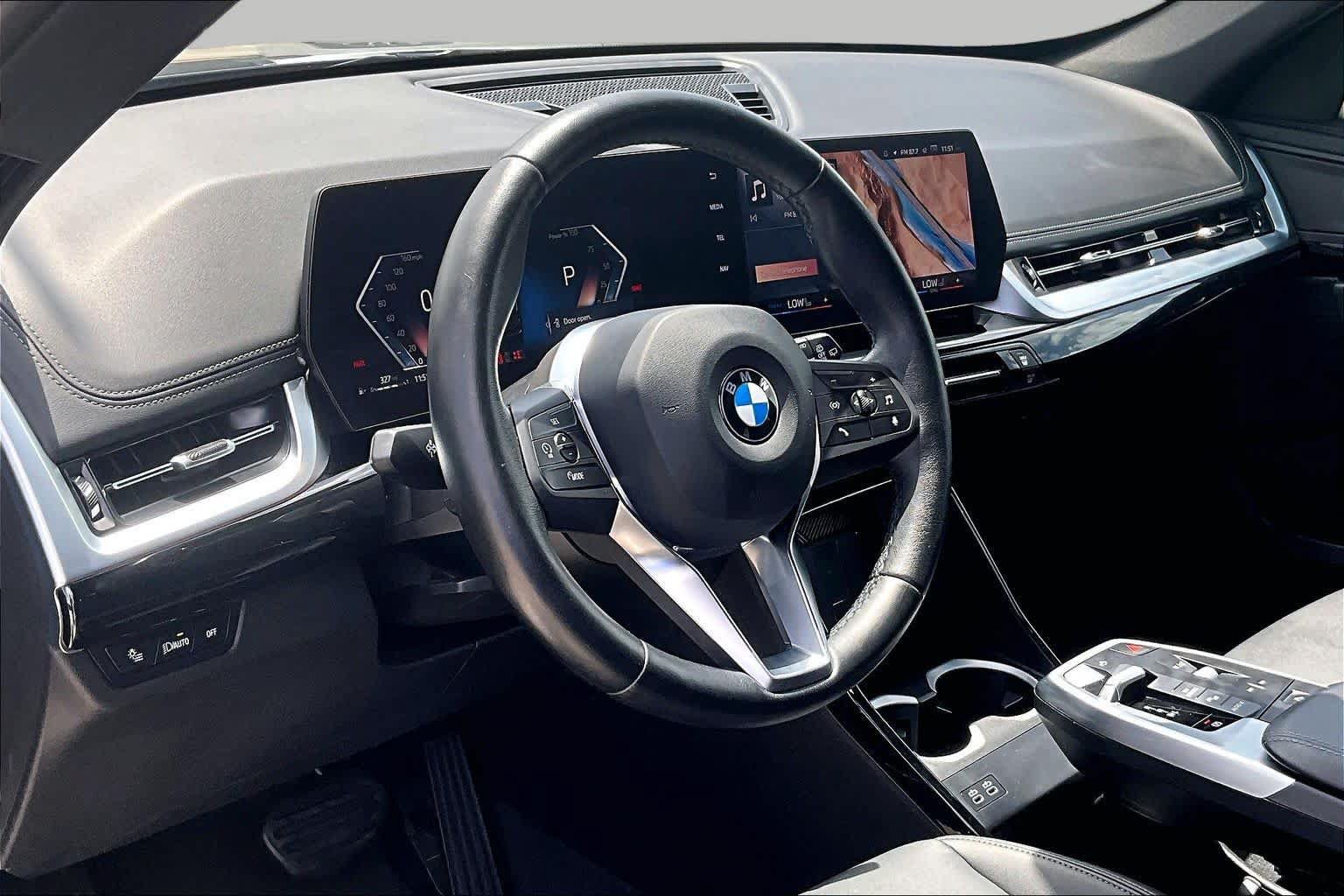 Used 2025 BMW X1 xDrive28i AWD/4WD image 17
